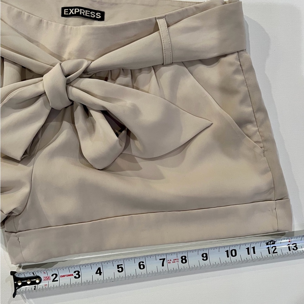 Express Obi Belt Cream Khaki Shorts Tailored Sash Cuffed Size 6 - Picture 3 of 9